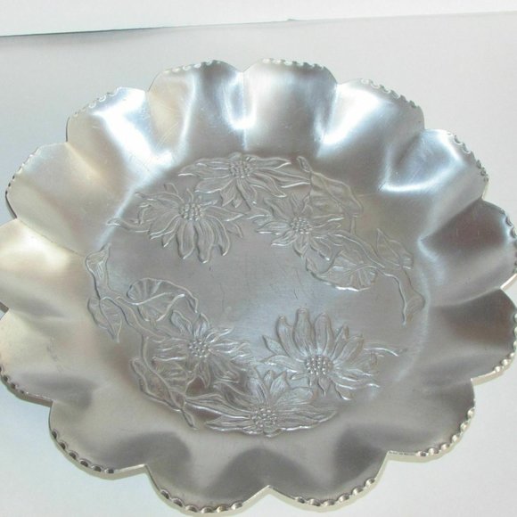 Round Aluminum Tray Shallow Bowl FABER & SLEVIN Poinsettia Flowers Mid-century - Picture 1 of 8